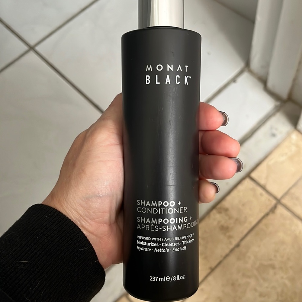 Monat Black